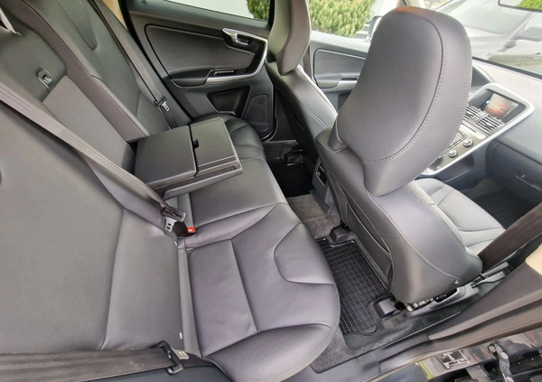 Volvo XC 60 cena 65900 przebieg: 205000, rok produkcji 2014 z Bodzentyn małe 254